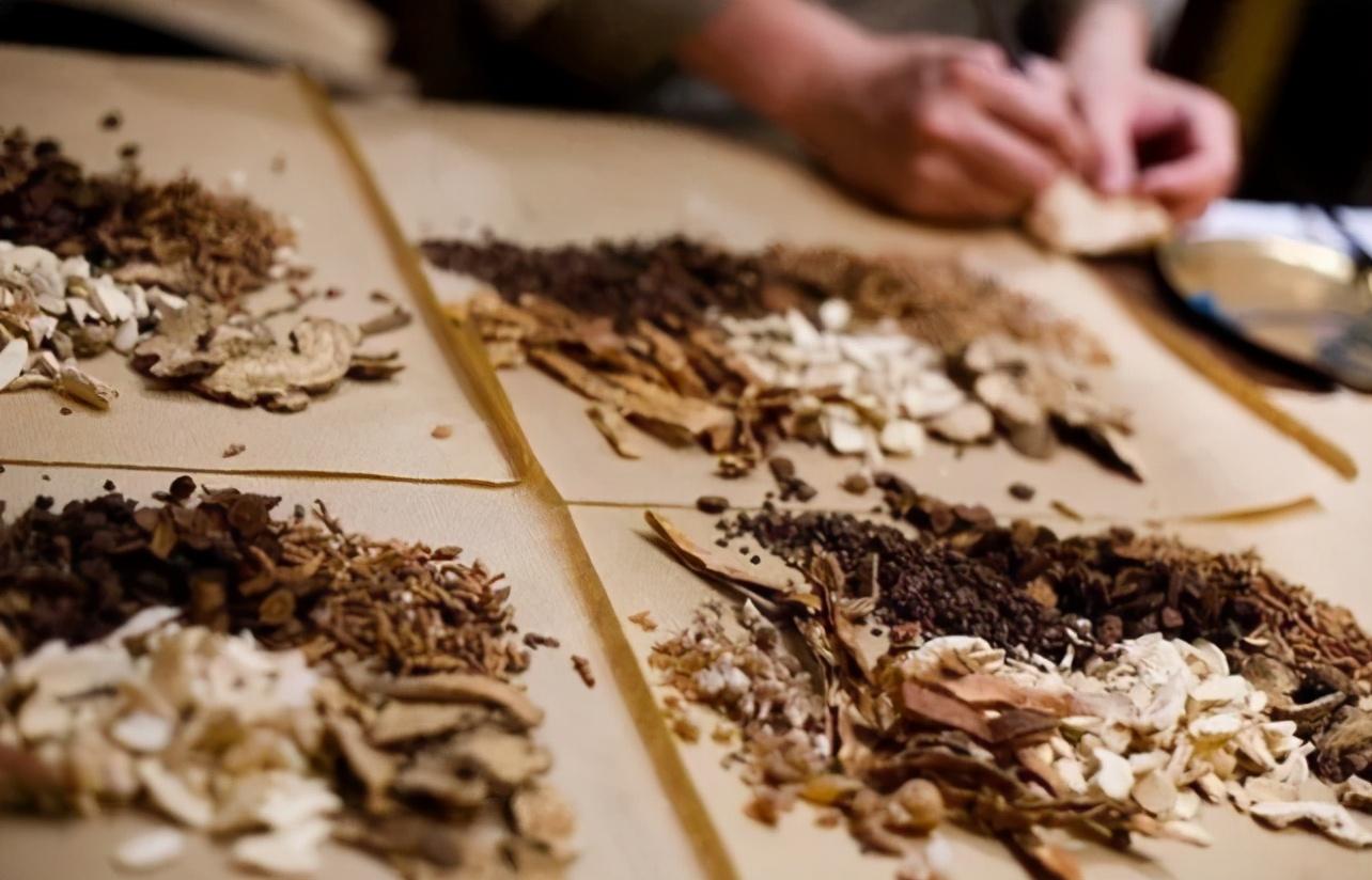 40岁男人前列腺症状怎么治疗,男人三十岁有了前列腺这是什么病