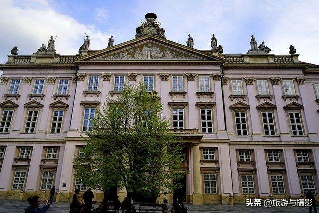 世界上拥有三个唯一的首都国家,全球唯一一个有两个首都的国家