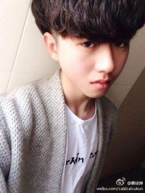 鹿晗、吴亦凡早年杀马特造型是学东方神起的?打开方式不对吧