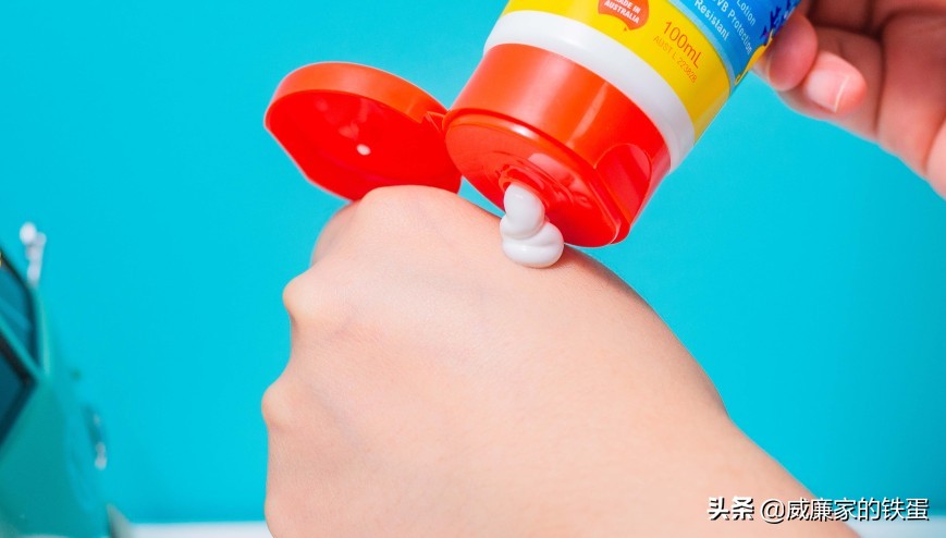 你！不准黑！沙滩救生员用它，炙烤8小时0晒伤！风靡澳洲百年