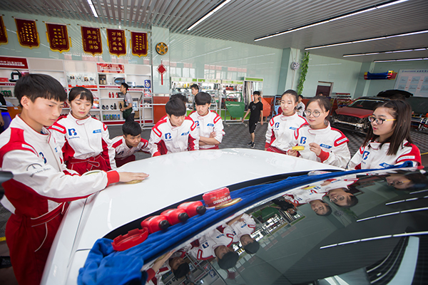 郑州汽车美容,郑州哪里拿钱去学汽车美容技术