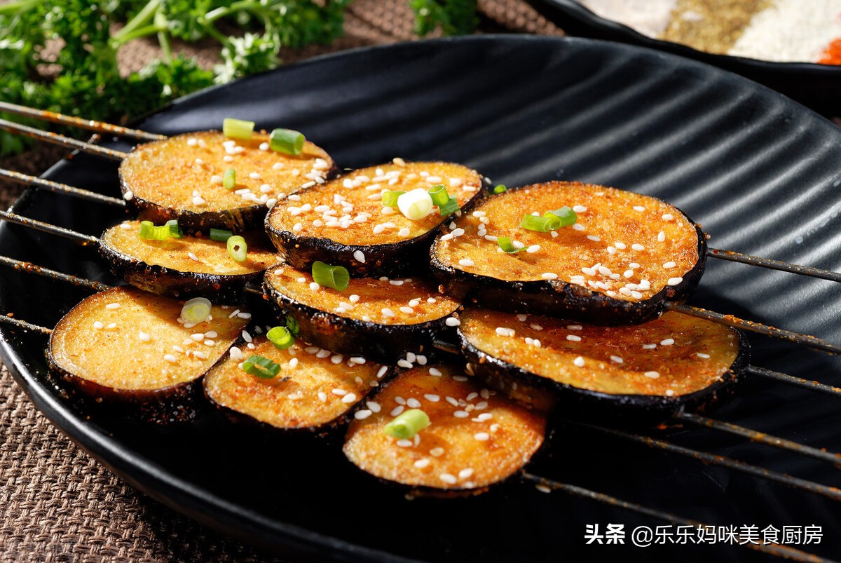 紫色茄子好还是圆茄好,买茄子颜色深好还是浅好