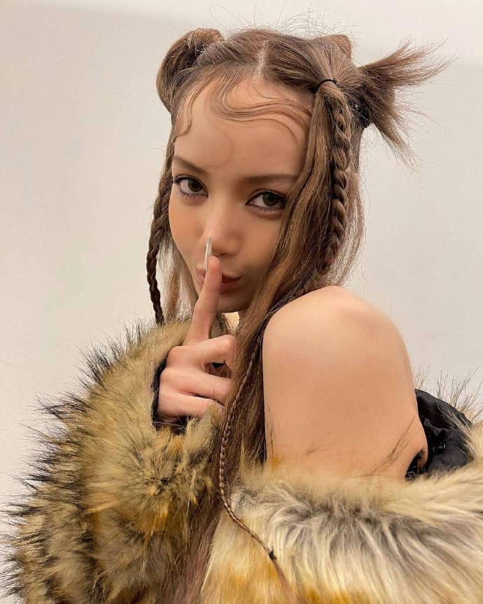 深唇涂口红怎么不掉色的技巧,深唇涂口红怎么涂才好看