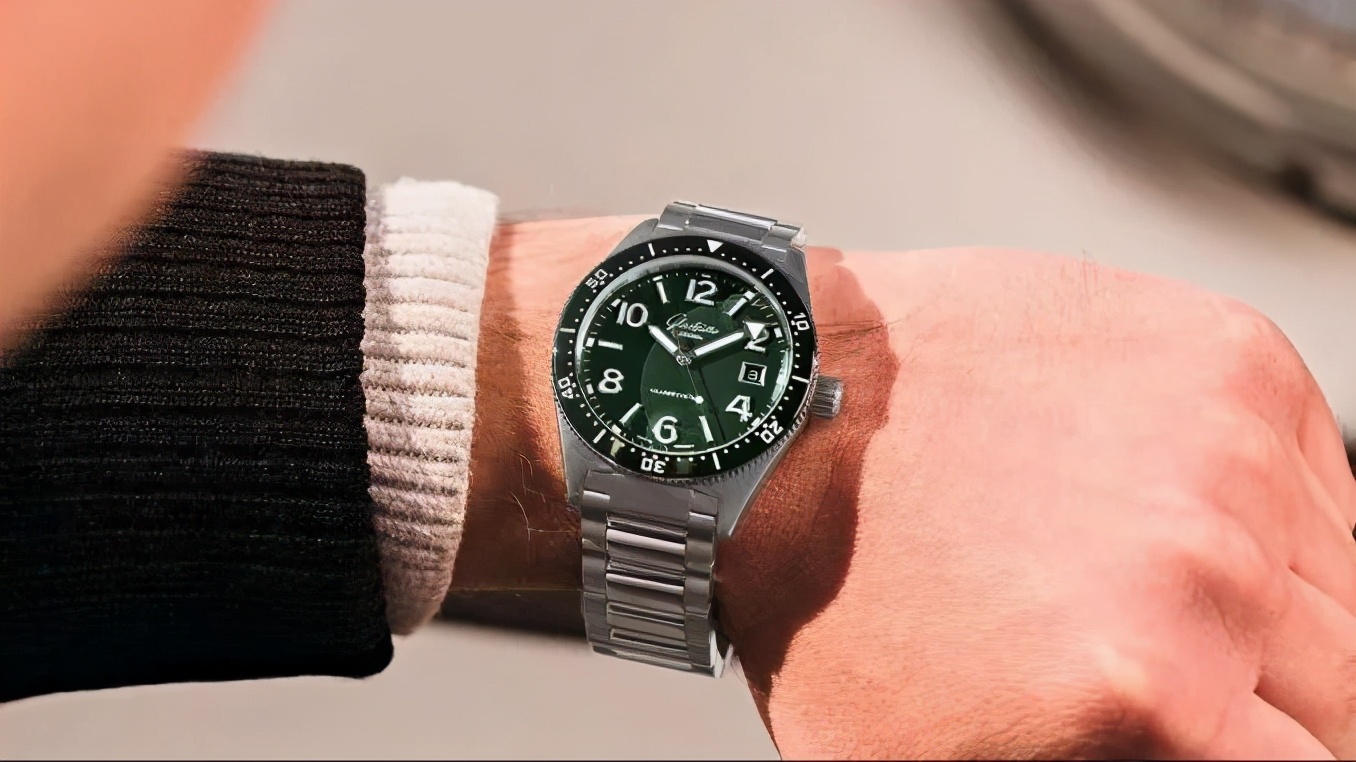 夏天出门戴手表,夏天戴表不好看