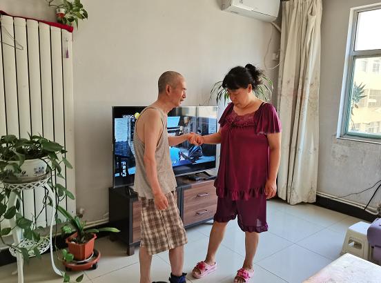 病魔无情人间有大爱,病魔无情亲属有爱