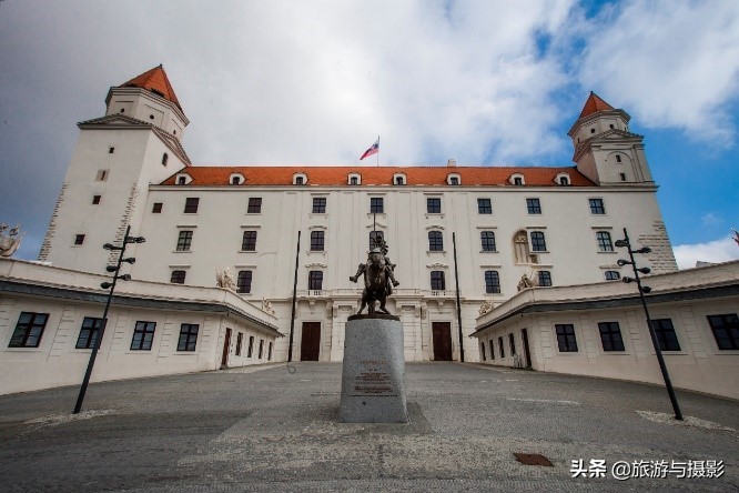 世界上拥有三个唯一的首都国家,全球唯一一个有两个首都的国家