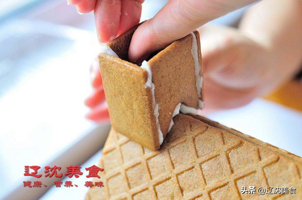 在宜家找到一个能吃的房子，一边拼接一边吮手指头