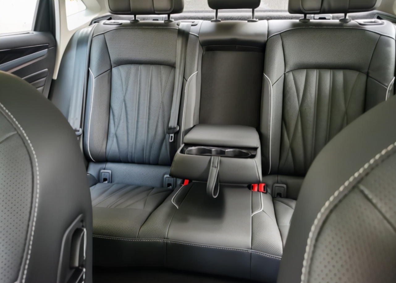 恭喜车主喜提新车帕拉梅拉,大众帕萨特跑13万公里