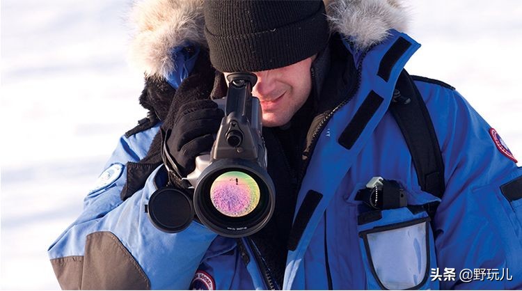 平价冲锋衣羽绒服推荐,冲锋衣羽绒服穿搭推荐