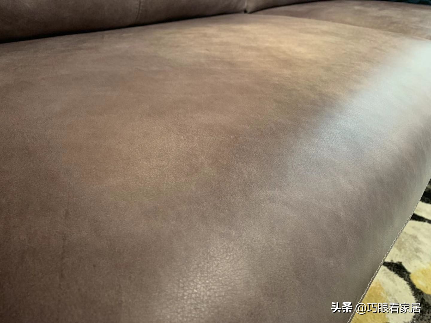 【巧眼看家居】亲历测评沙发挑选那些事让满满的干货扑面而来吧