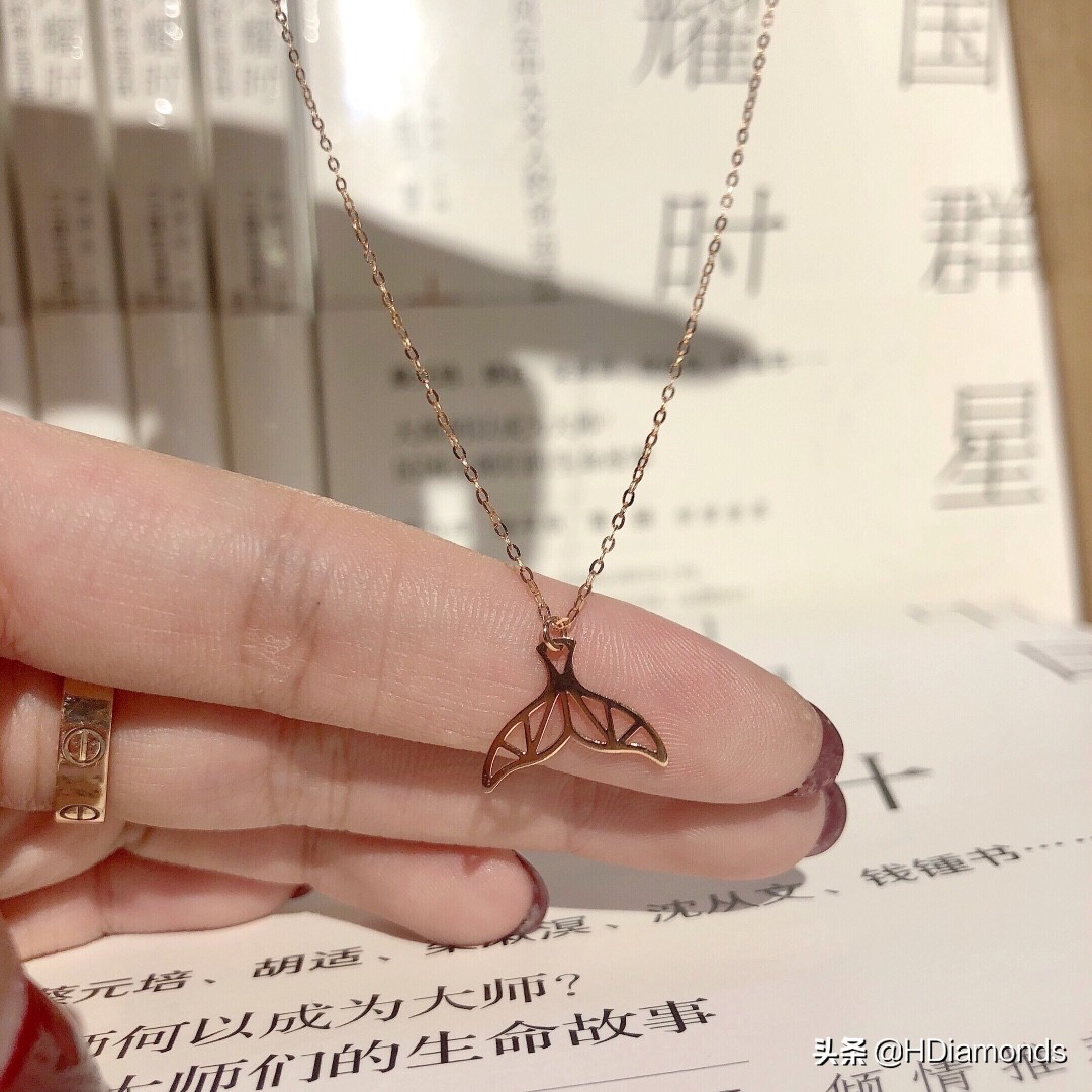 适合春夏的贵气感首饰,多彩首饰点缀细节不经意的时尚感