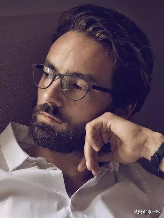 长脸型戴什么近视眼镜好看,如何根据脸型选择近视眼镜