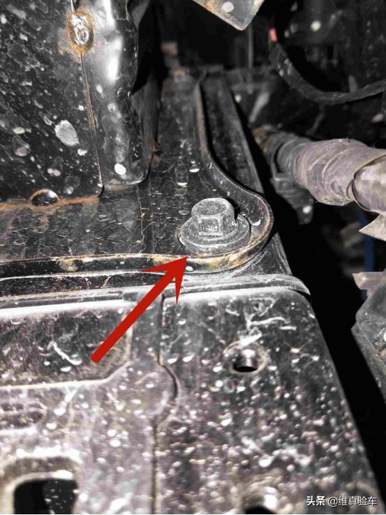 把车借给朋友结果看到了自己的车,把车借给朋友后还回来