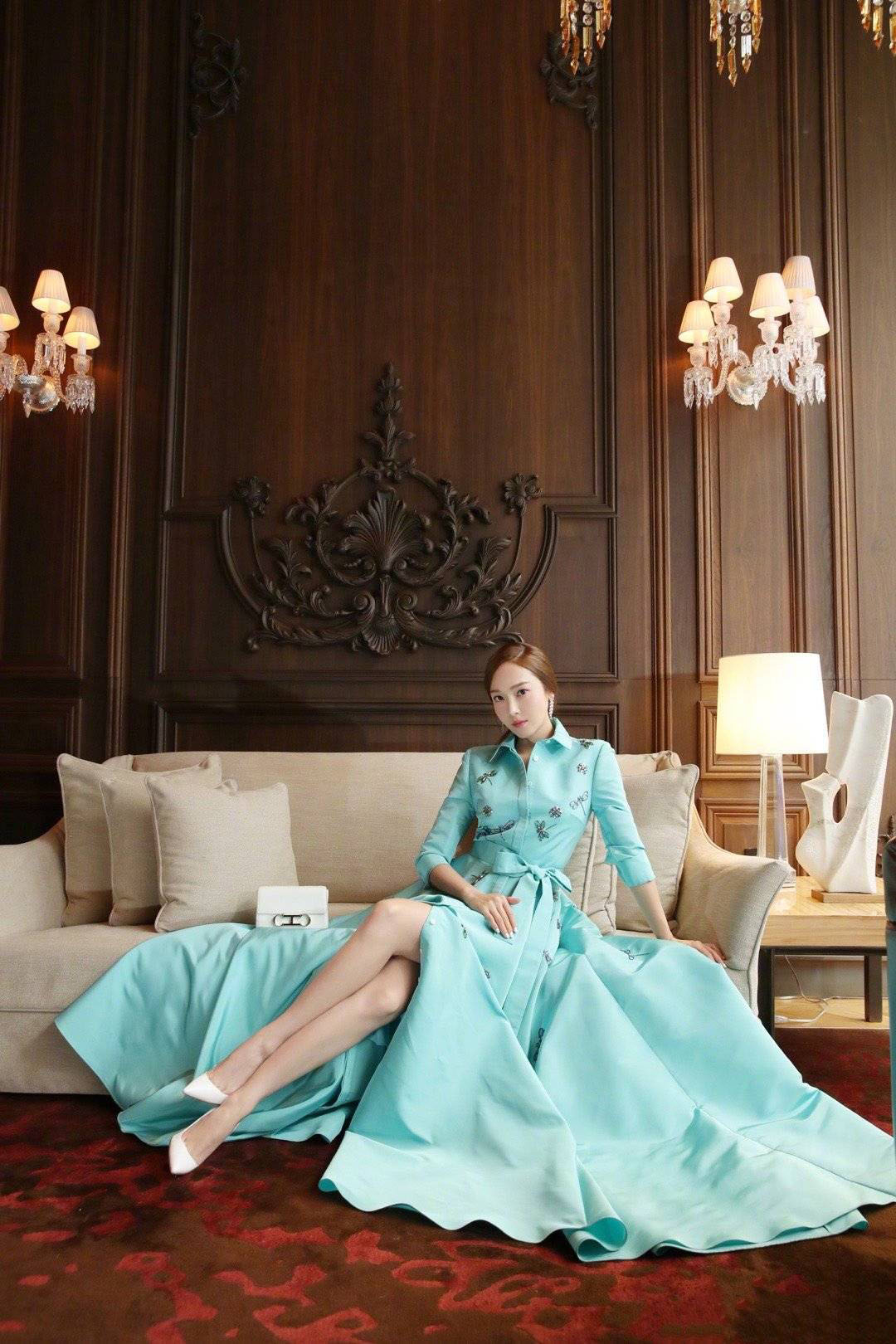 郑秀妍穿樱花裙,郑秀妍穿高级感裙