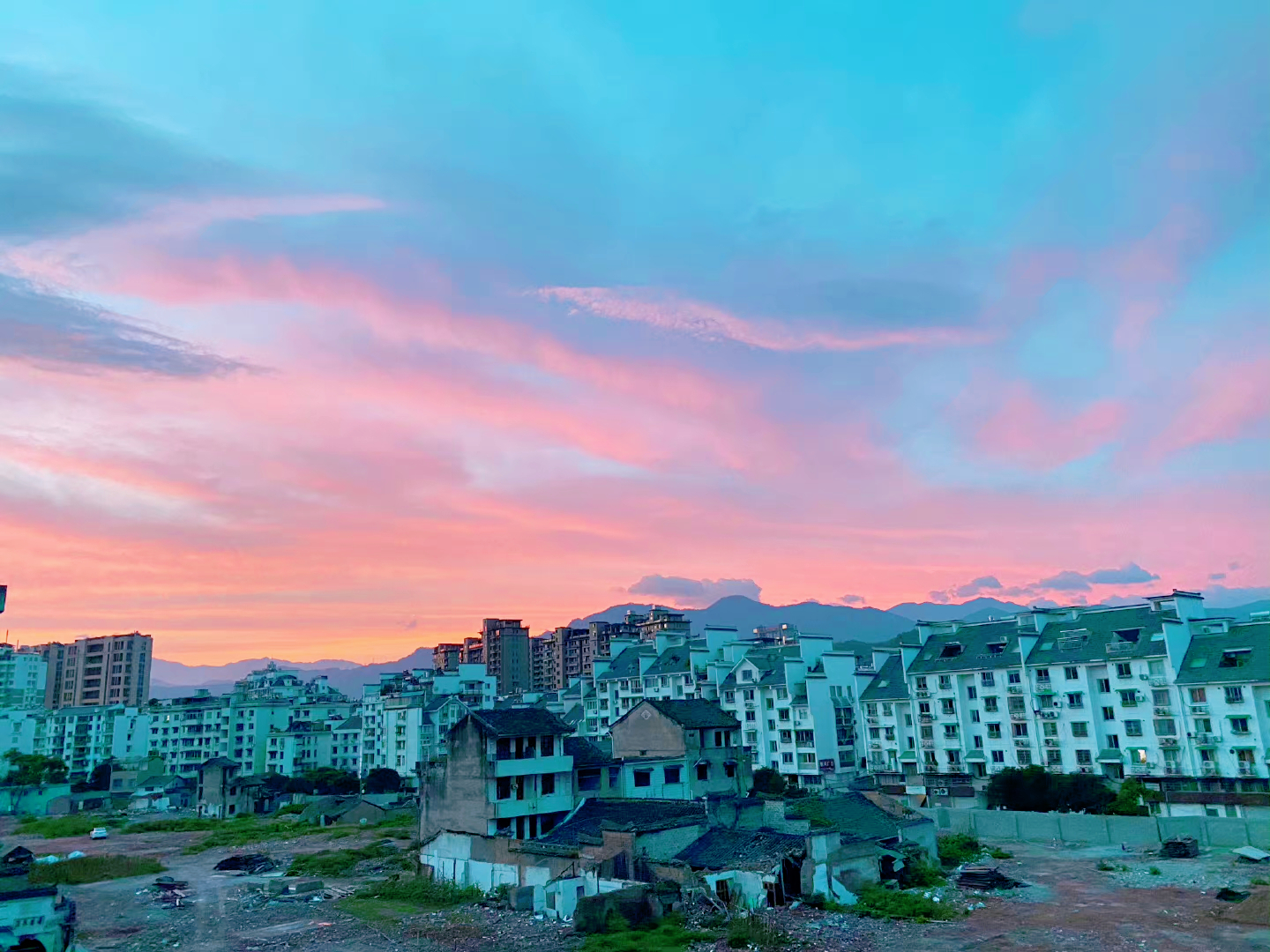 浙江丽水，人均GDP排全省最末，有的小区房价却超过5万