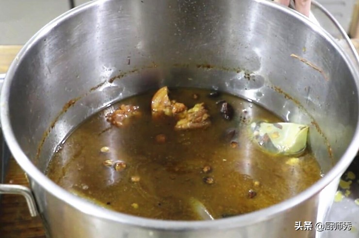 大厨教学做灌汤包视频,大厨教你卤水的做法