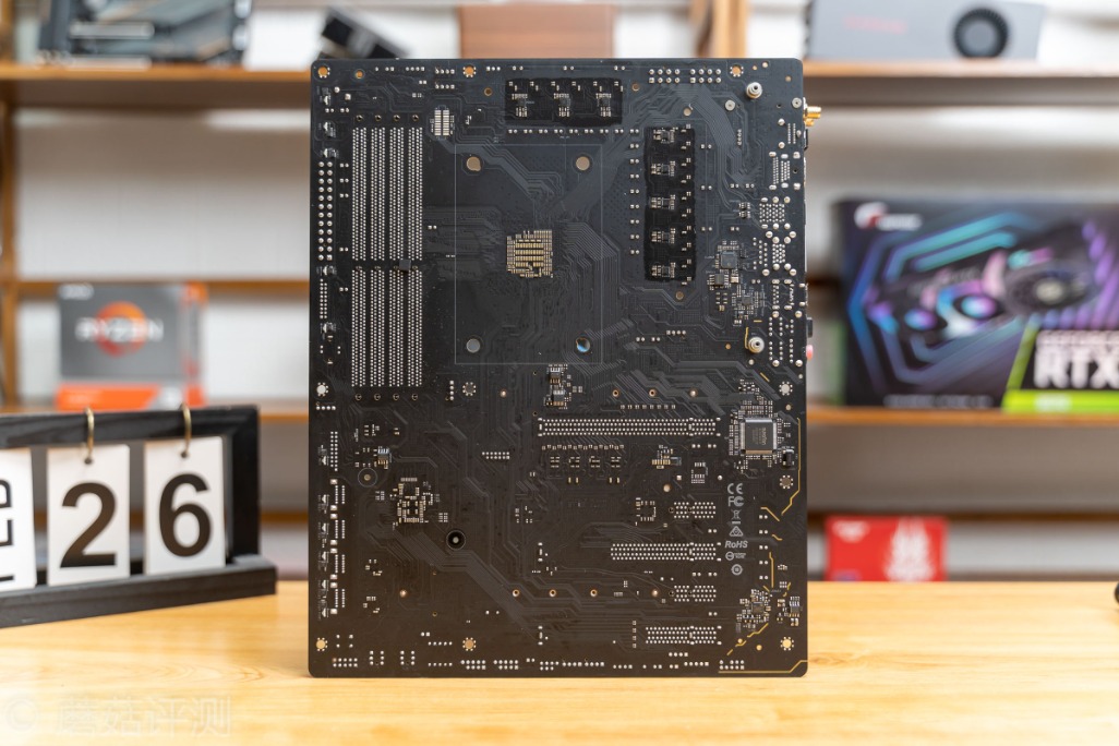 雷蛇华擎x570主板怎么样,华擎x570太极雷蛇定制款主板赏析