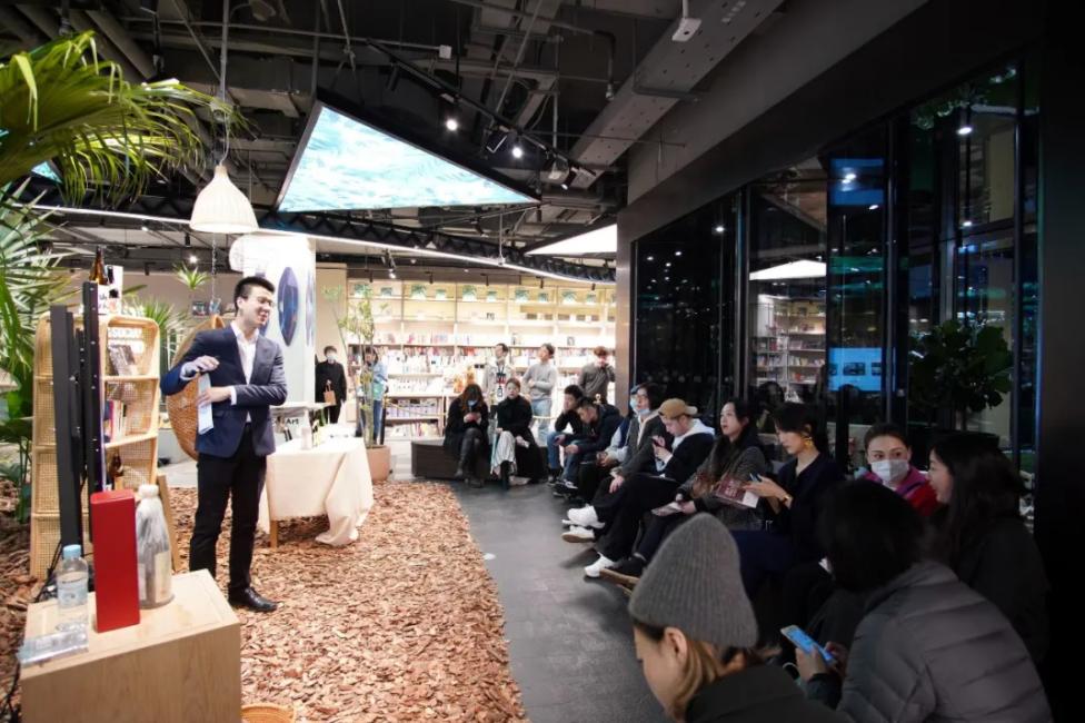 正是春暖花开去赏樱花,趁阳光明媚春暖花开