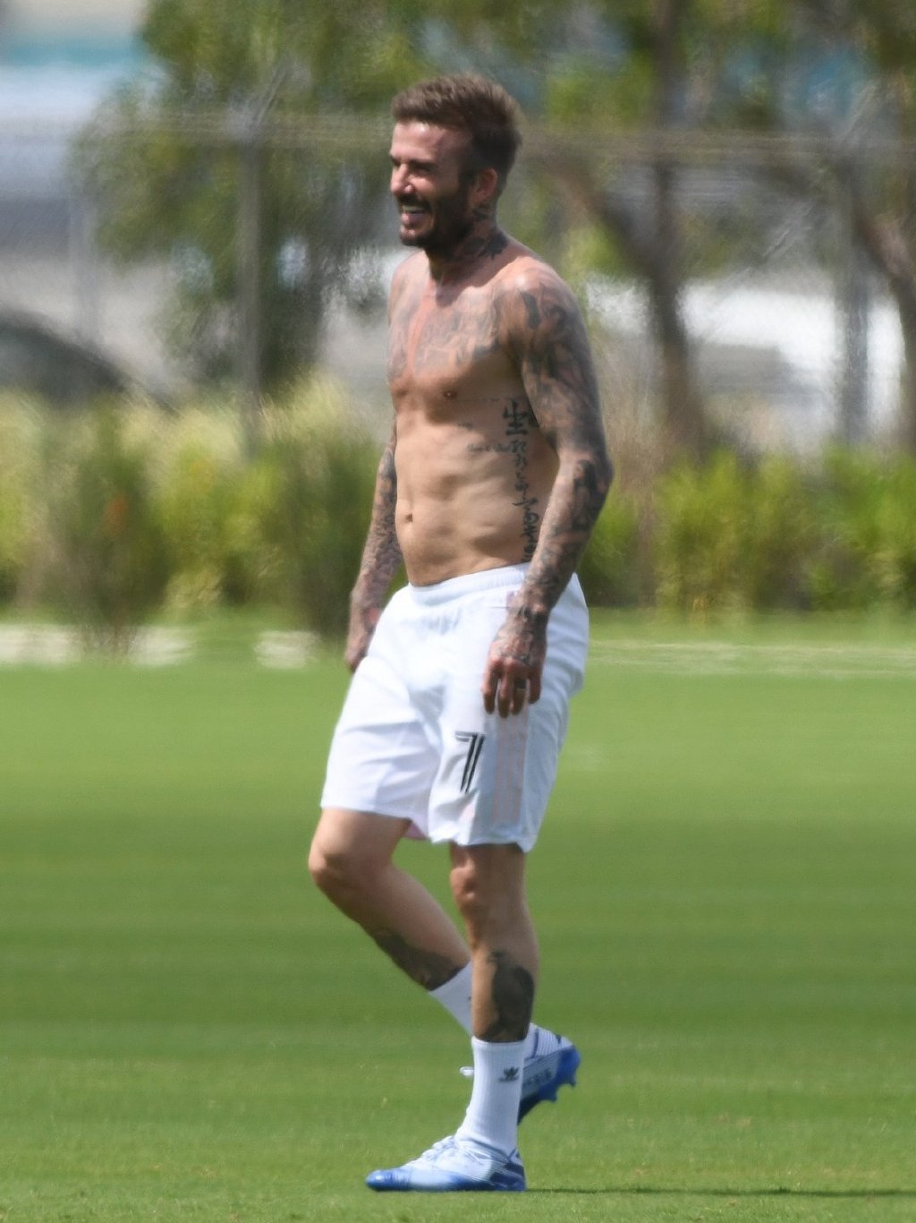 45岁贝克汉姆颜值巅峰,贝克汉姆三儿子肌肉