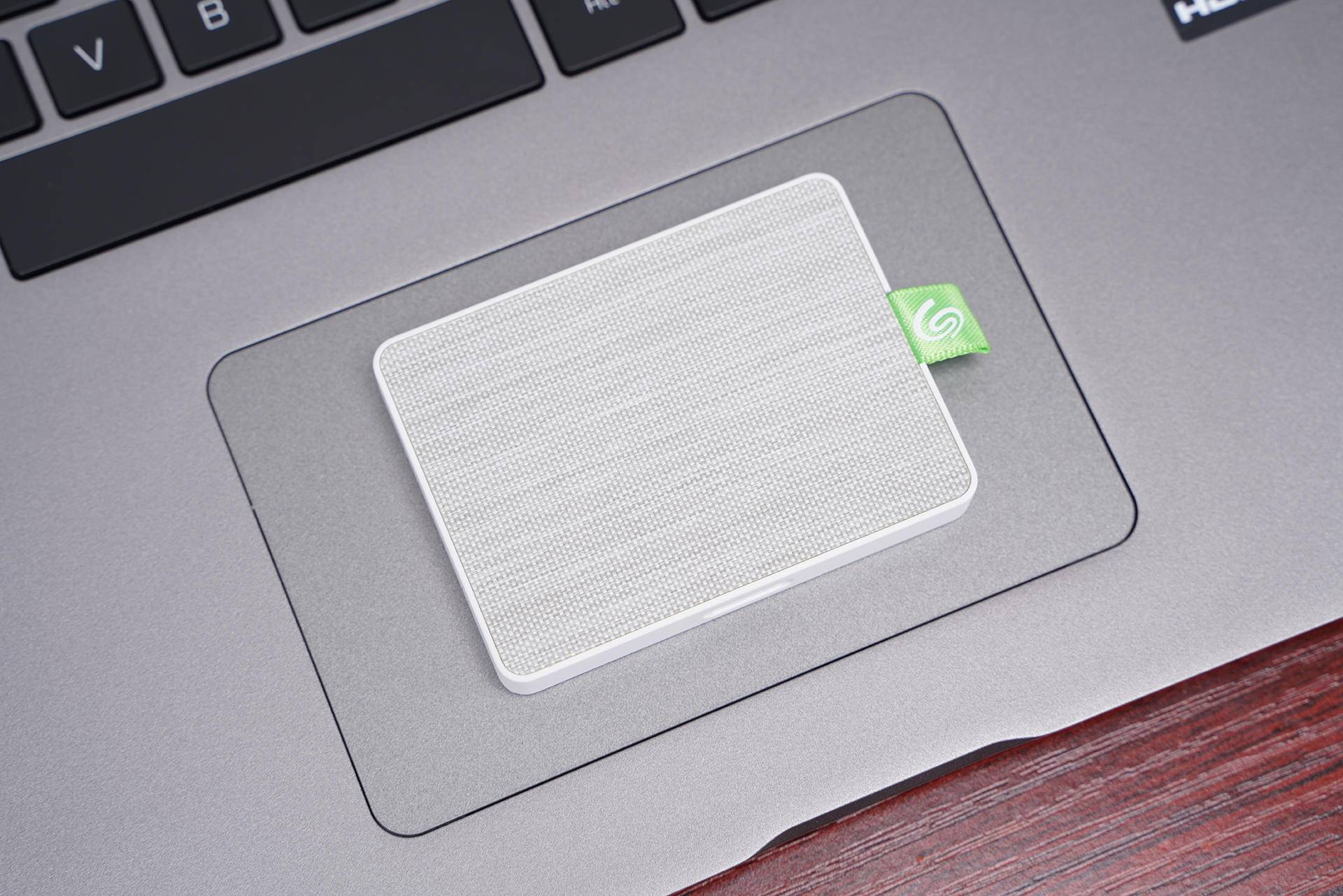 希捷移动硬盘限量版评测,希捷移动固态硬盘测评