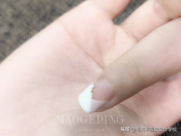 小清新美甲线条,做一款优雅的法式美甲清新又好看