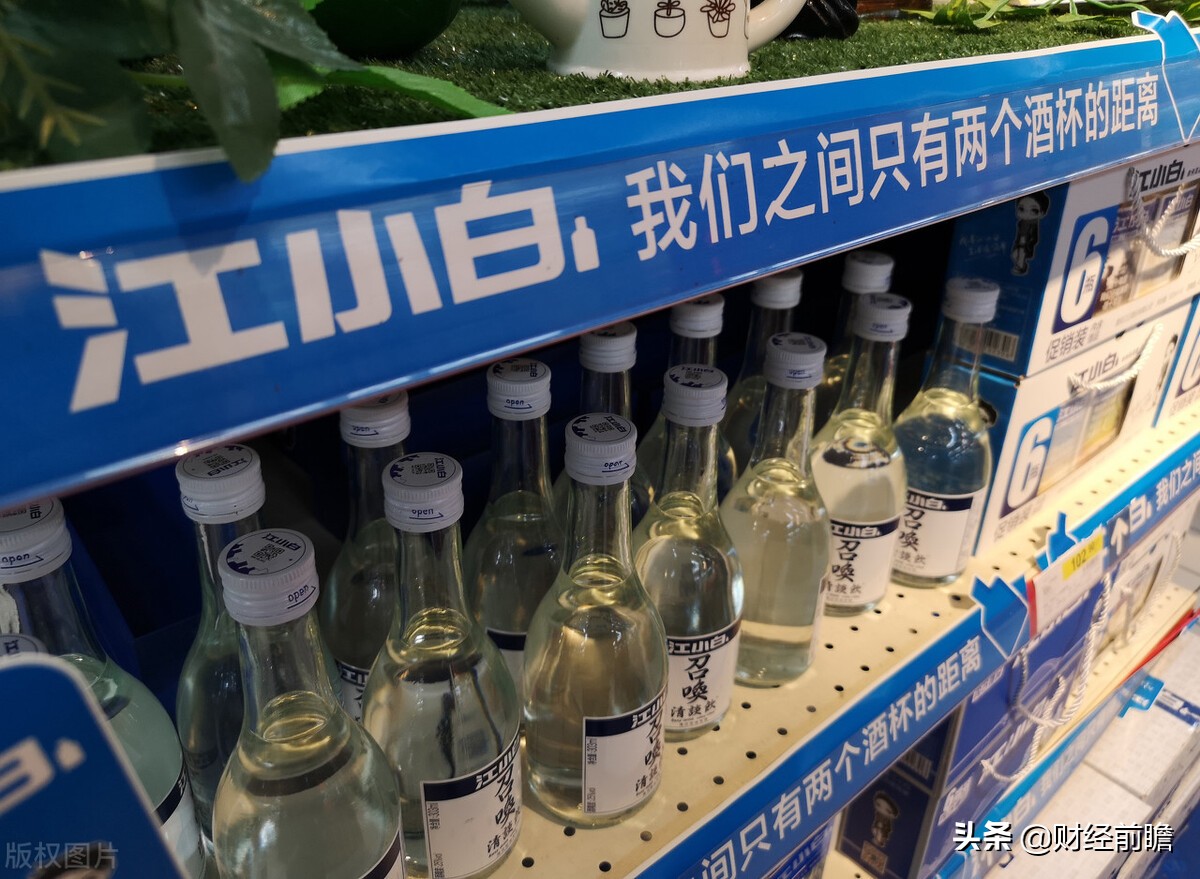 从风靡全国到无人问津,江小白的崛起和没落