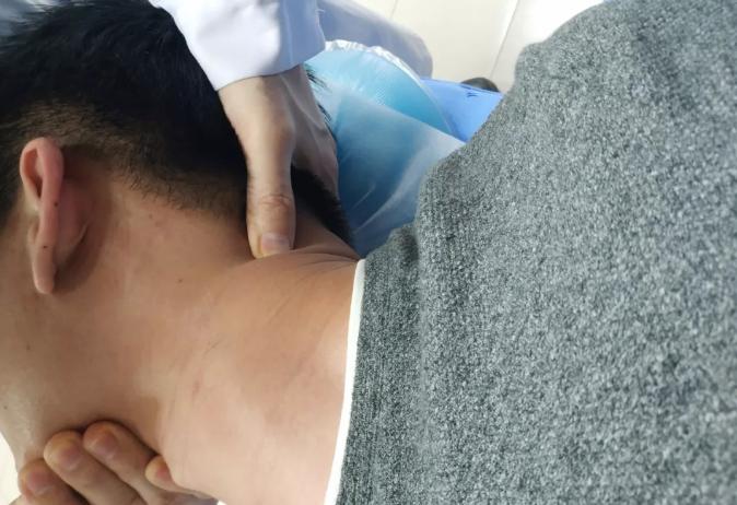 脊柱相关疾病治疗学,脊柱畸形看病经验分享