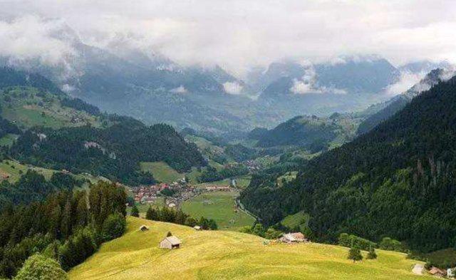 劳力士潜水表宝珀 (劳力士潜航者和宝珀五十噚哪个好)