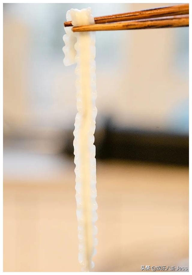 在李佳琦直播间买零食，是个划算的选择吗？