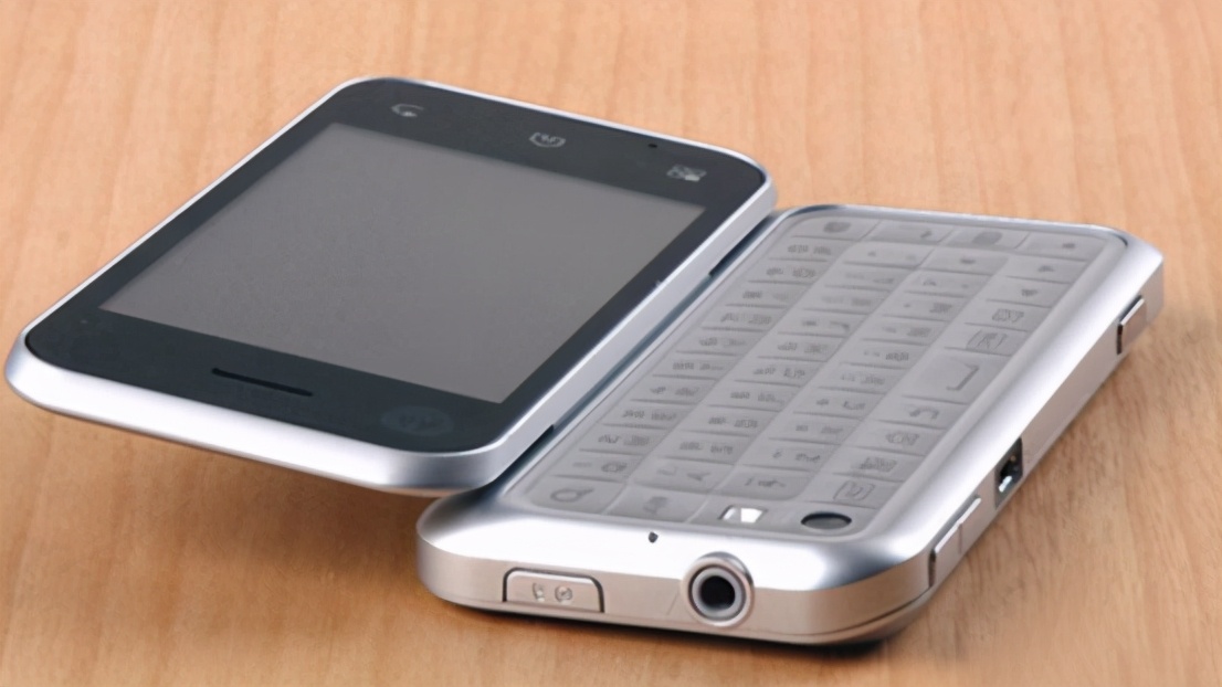 最经典的全键盘手机,盘点那些不务正业的文具