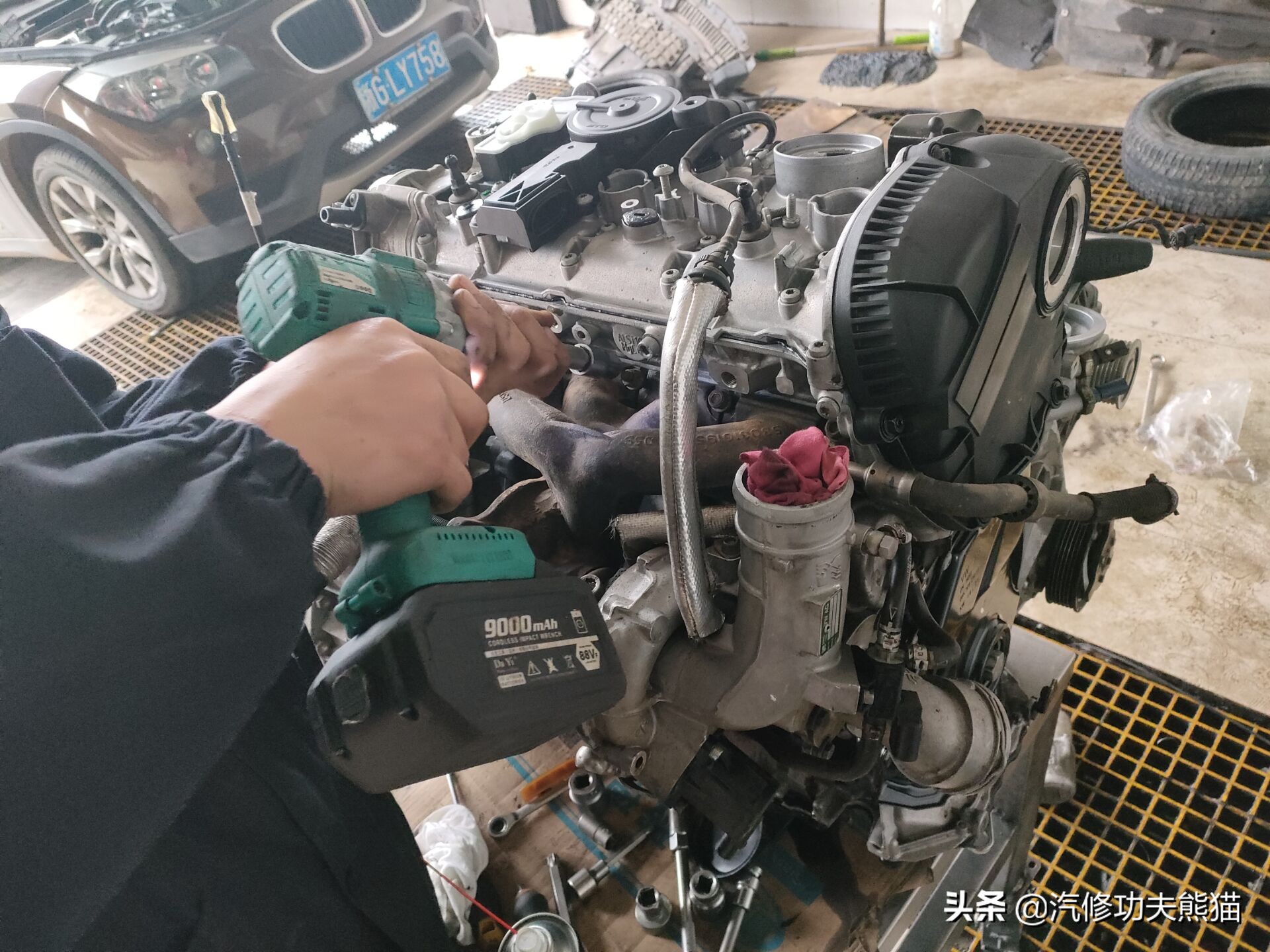 斯柯达昊锐烧机油维修视频,大众斯柯达昊锐1.8t烧机油