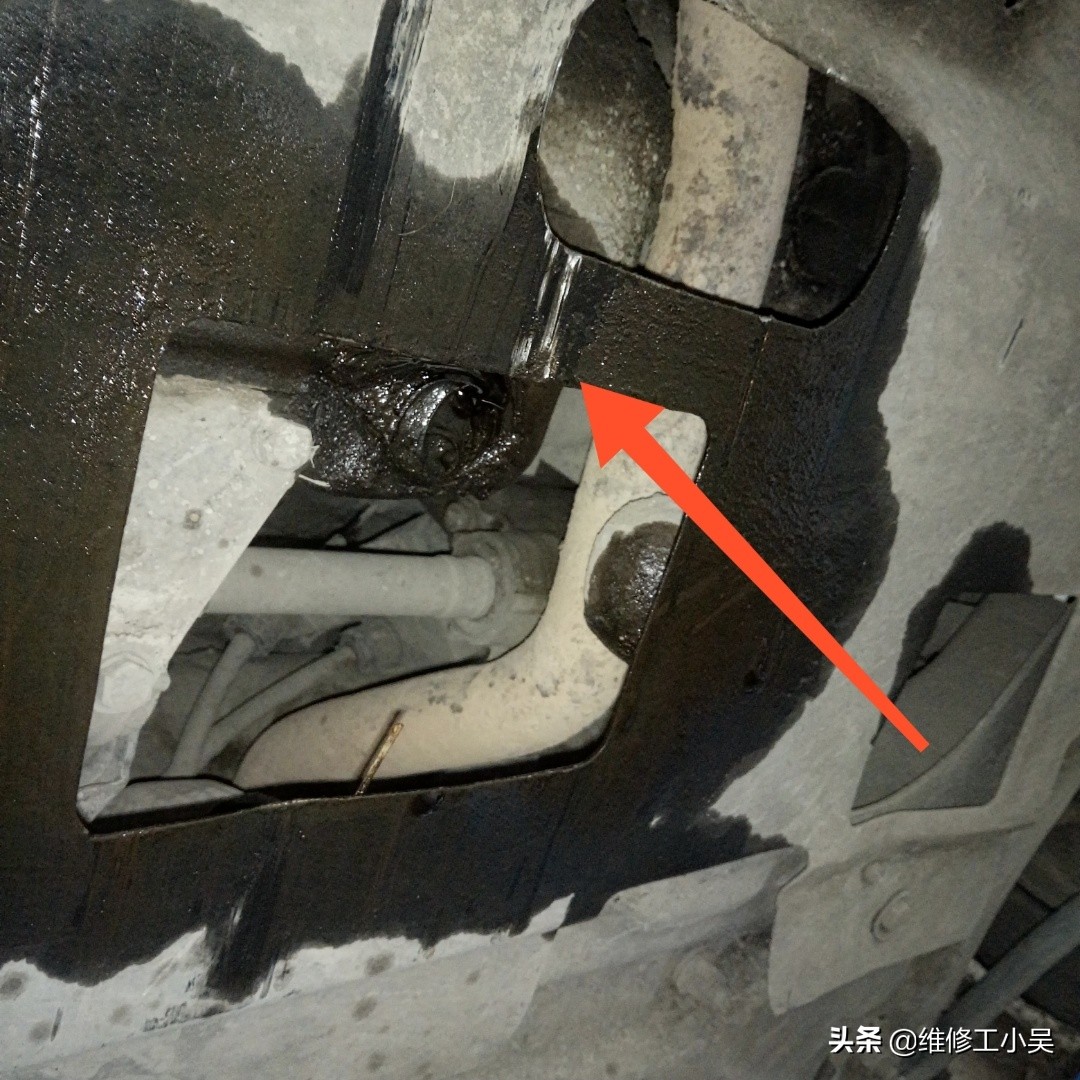 标致更换机油底壳,标致508油底壳漏油