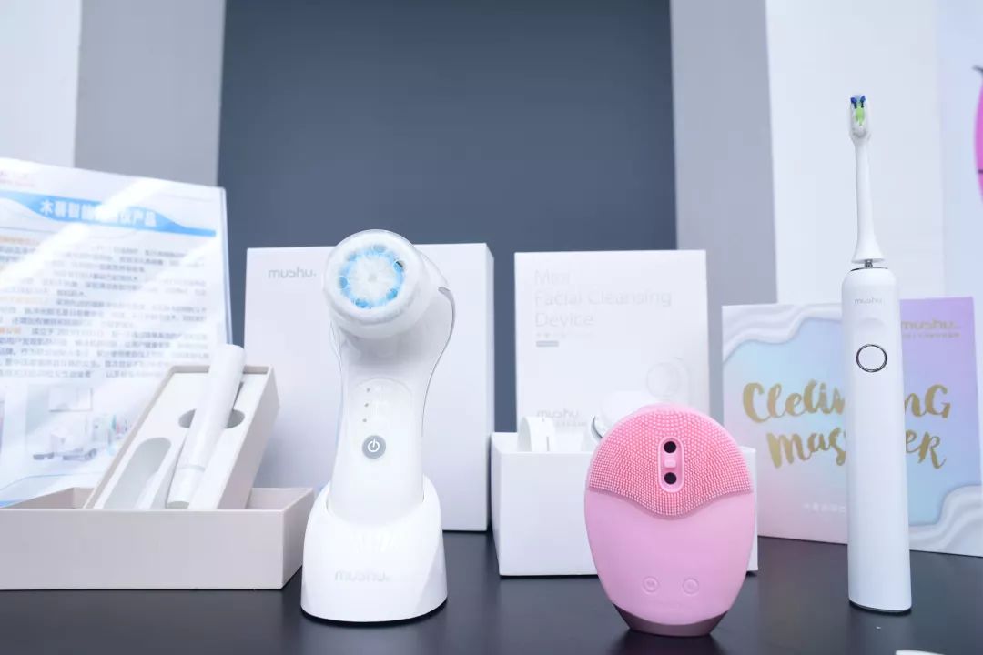 厦门分赛区复赛,导师们各出奇招抢人,黄子韬都搬出来了~