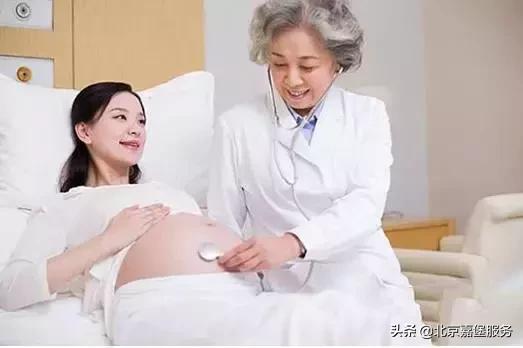 胎儿在肚子里缺氧会有什么症状,孕妇宝宝缺氧是什么原因该怎么办