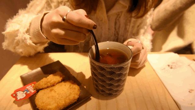 hellokitty鎺㈠簵绌胯。,hellokitty鑻卞浗浼︽暒閮婂灏忛晣