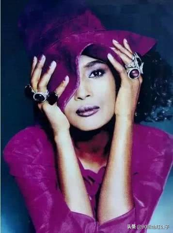 她4岁被*暴强**，13岁逃婚，如今令28个国家的男人闻风丧胆