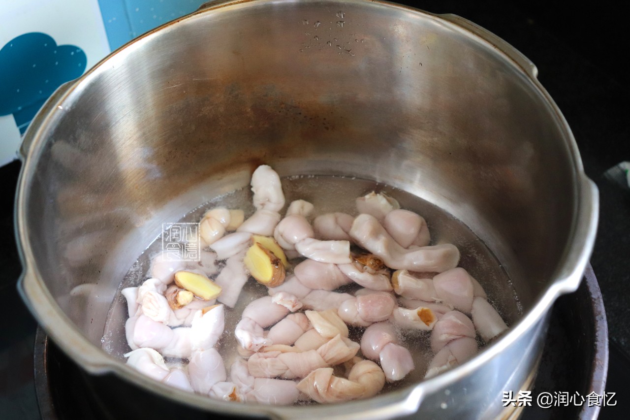 快立夏了,碰见这种时令野菜抓紧吃,营养足鲜又嫩,过阵子就少了