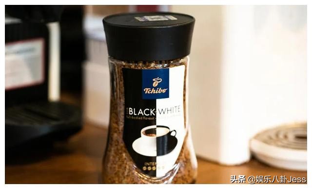 在李佳琦直播间买零食，是个划算的选择吗？