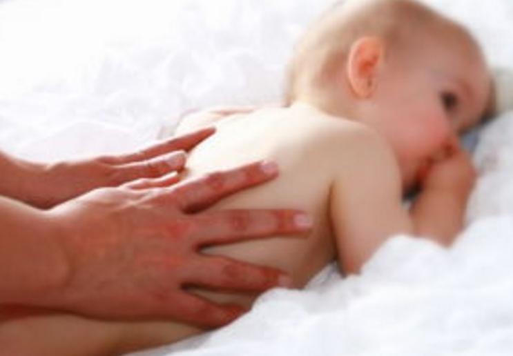 婴儿触摸皮肤法注意事项,宝宝身上有几个地方不能碰