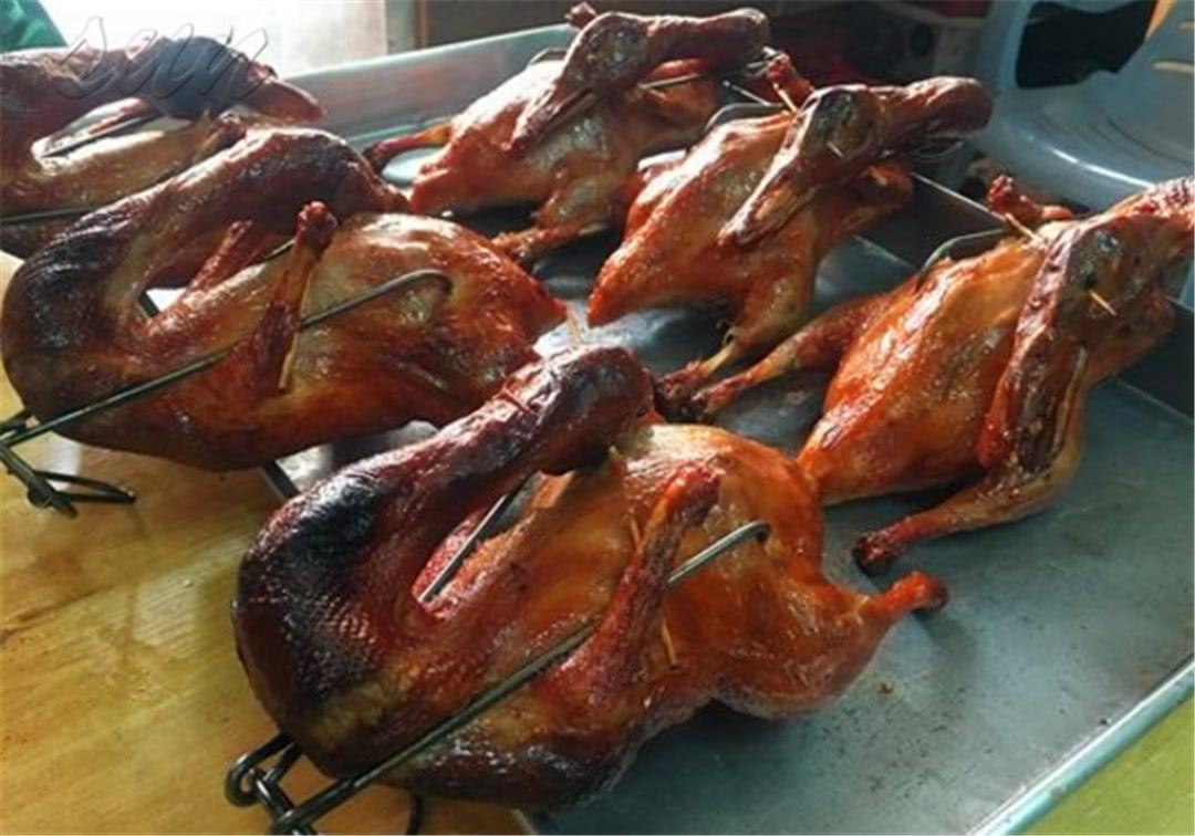 北京100块钱四只的北京烤鸭正宗吗,100元的烤鸭和20的烤鸭有什么区别