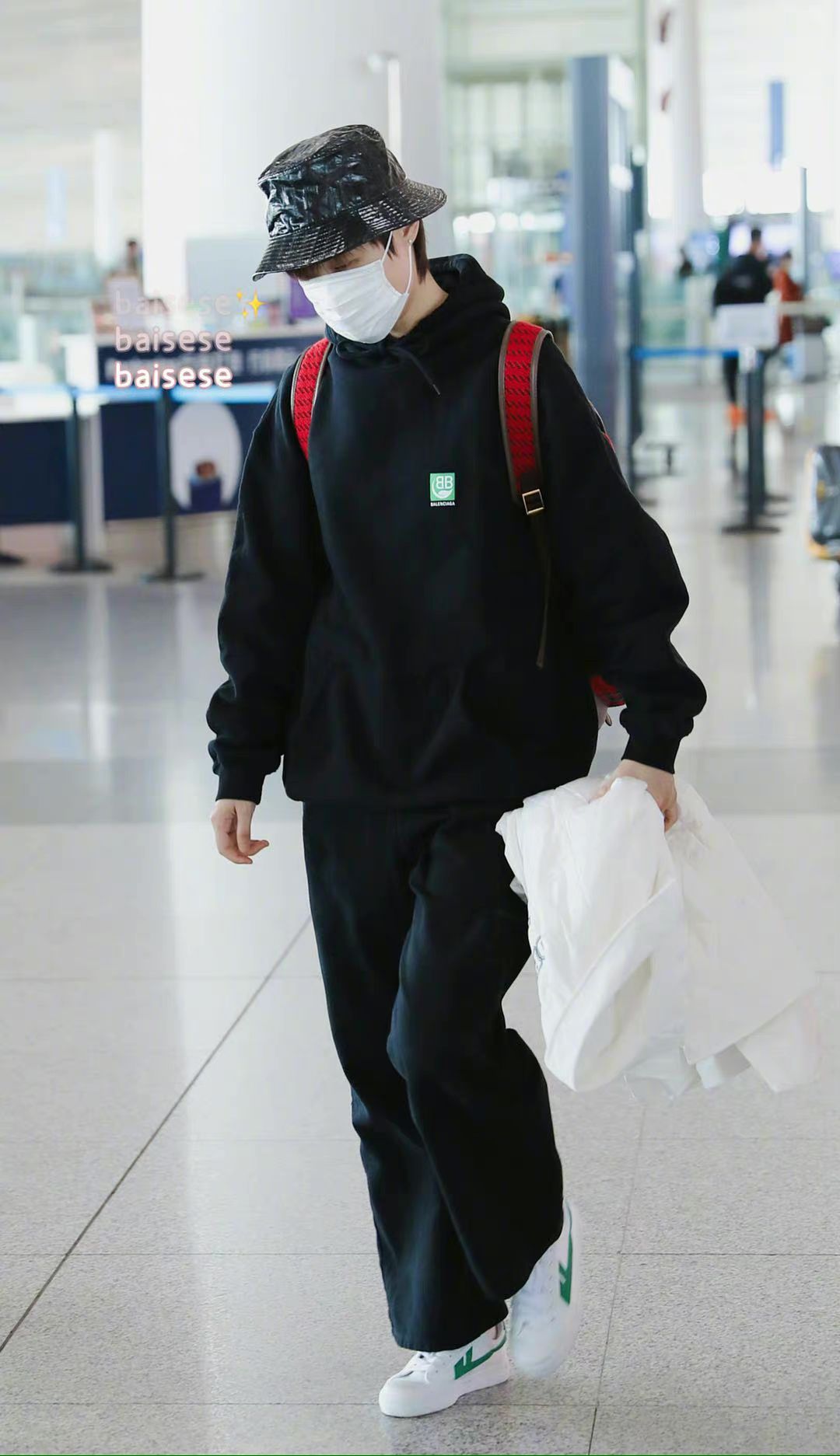 gucci李宇春杨幂,王源李宇春同款回力