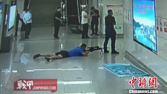 军迷专属动作喜剧,全程尬笑不止——评电影《特警队》