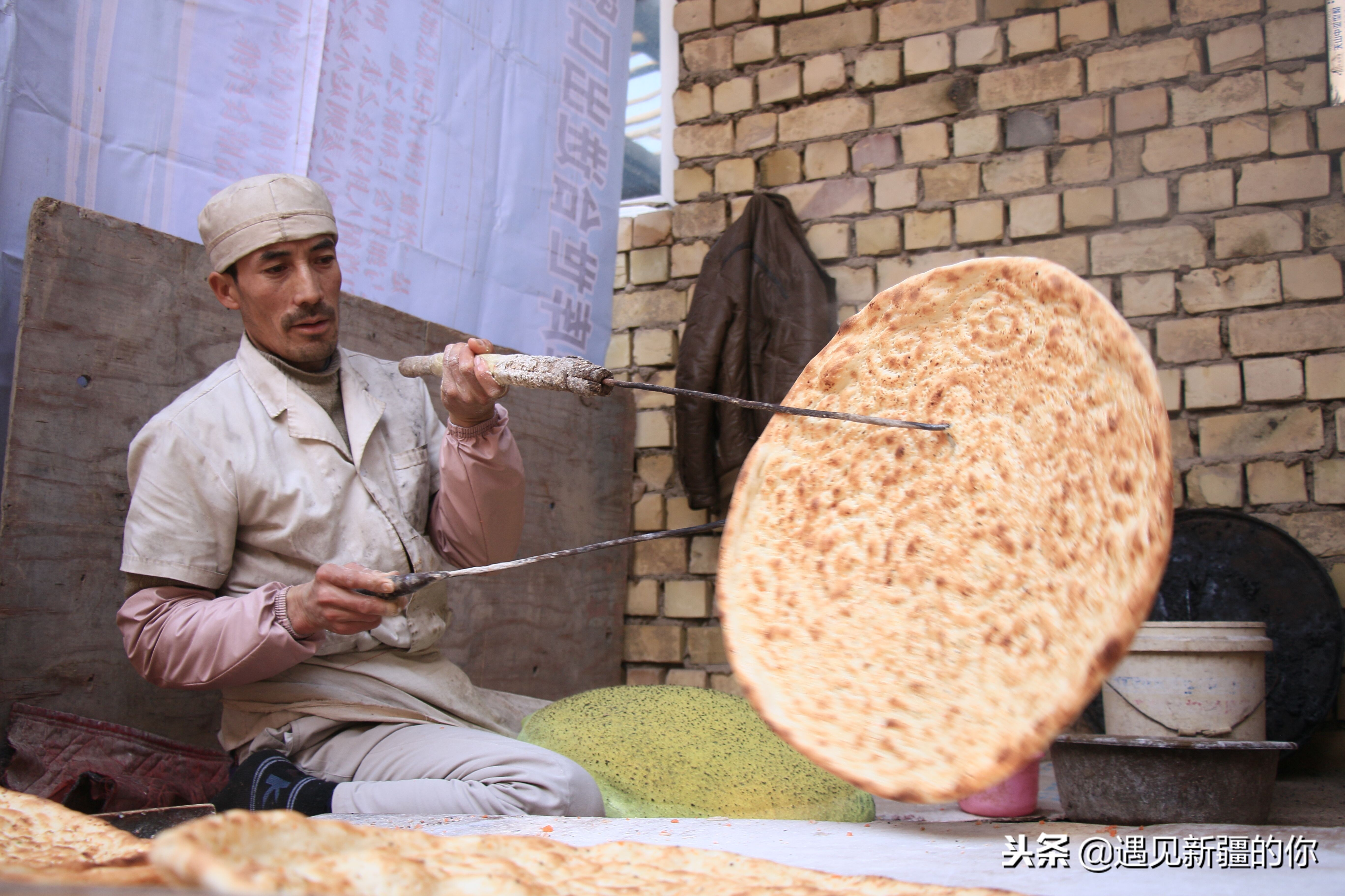 库车大馕新疆特色,库车大馕脆