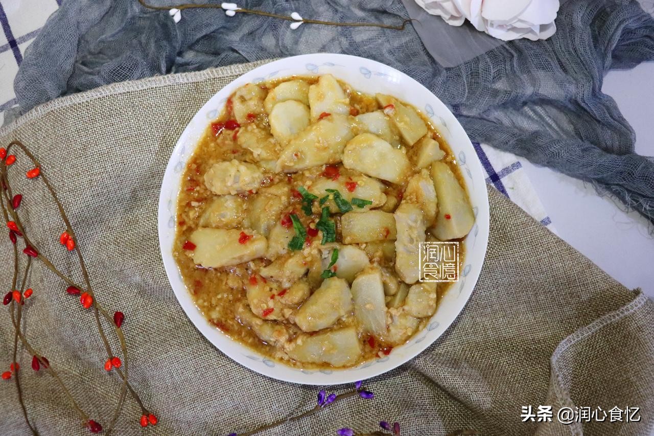 这菜一斤3块钱焯一焯,这菜35元一斤比肉还贵但真的好吃