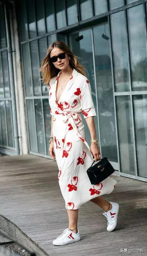 今年流行的裙子不穿高跟鞋,今年流行时髦的裙子冬天穿的