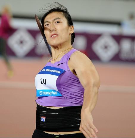巩立姣铅球夺冠米数,铅球世界冠军巩立姣为家乡打气