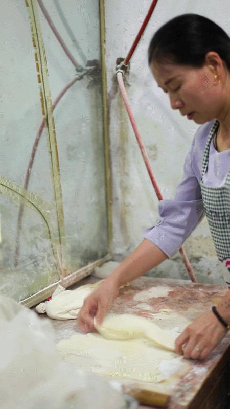 阜阳深巷里一家18年的板面馆！不起眼、挺难找、味道好