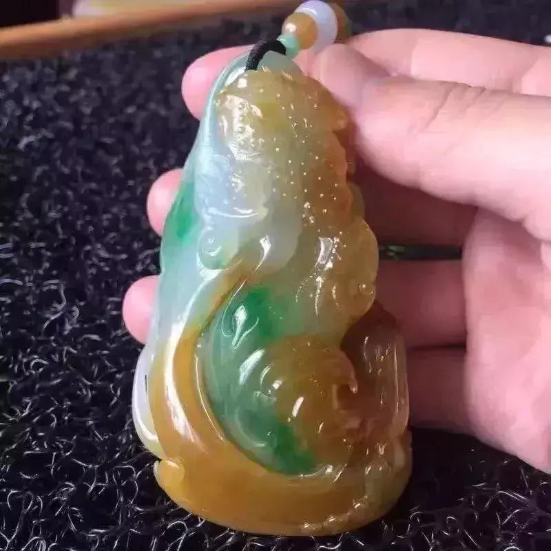 6类人群、30种翡翠。翡翠可不能随便送人，现在看还不晚！