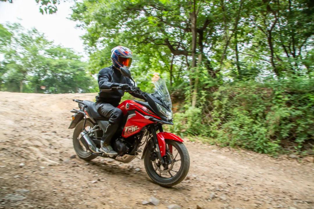 新大洲本田cbf190x骑行感受,本田拉力摩托车cbf190x