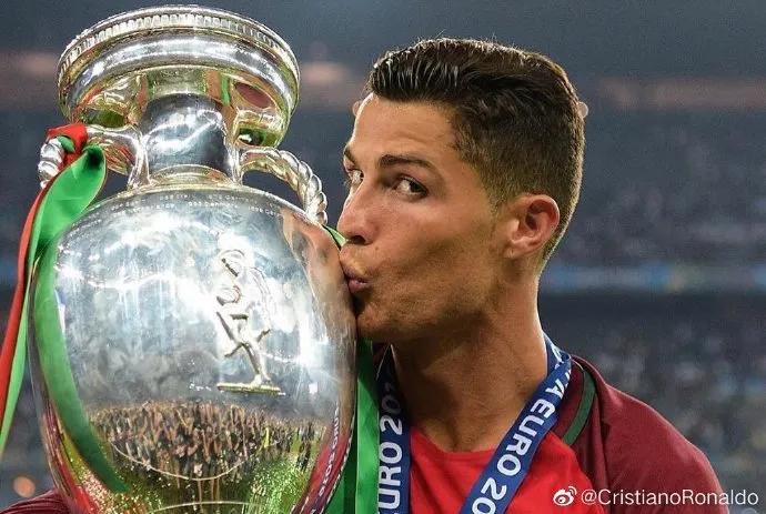 客观评价c罗和梅西谁更强,众人说c罗梅西谁更强